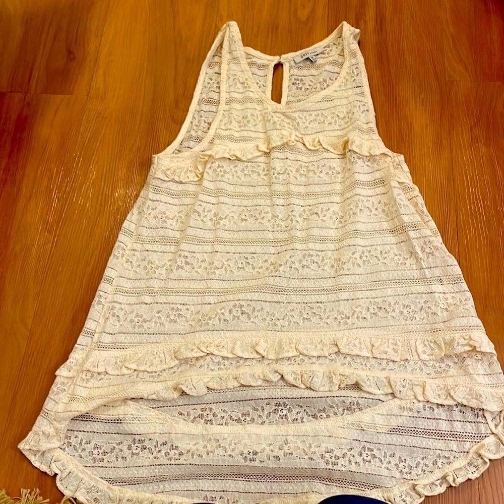 Light yellow top